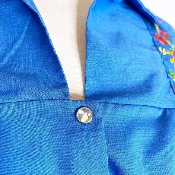 Vintage 70s 80s Artistic Creation Size Medium House Dress Blue Floral Embroidery - Picture 13 of 16